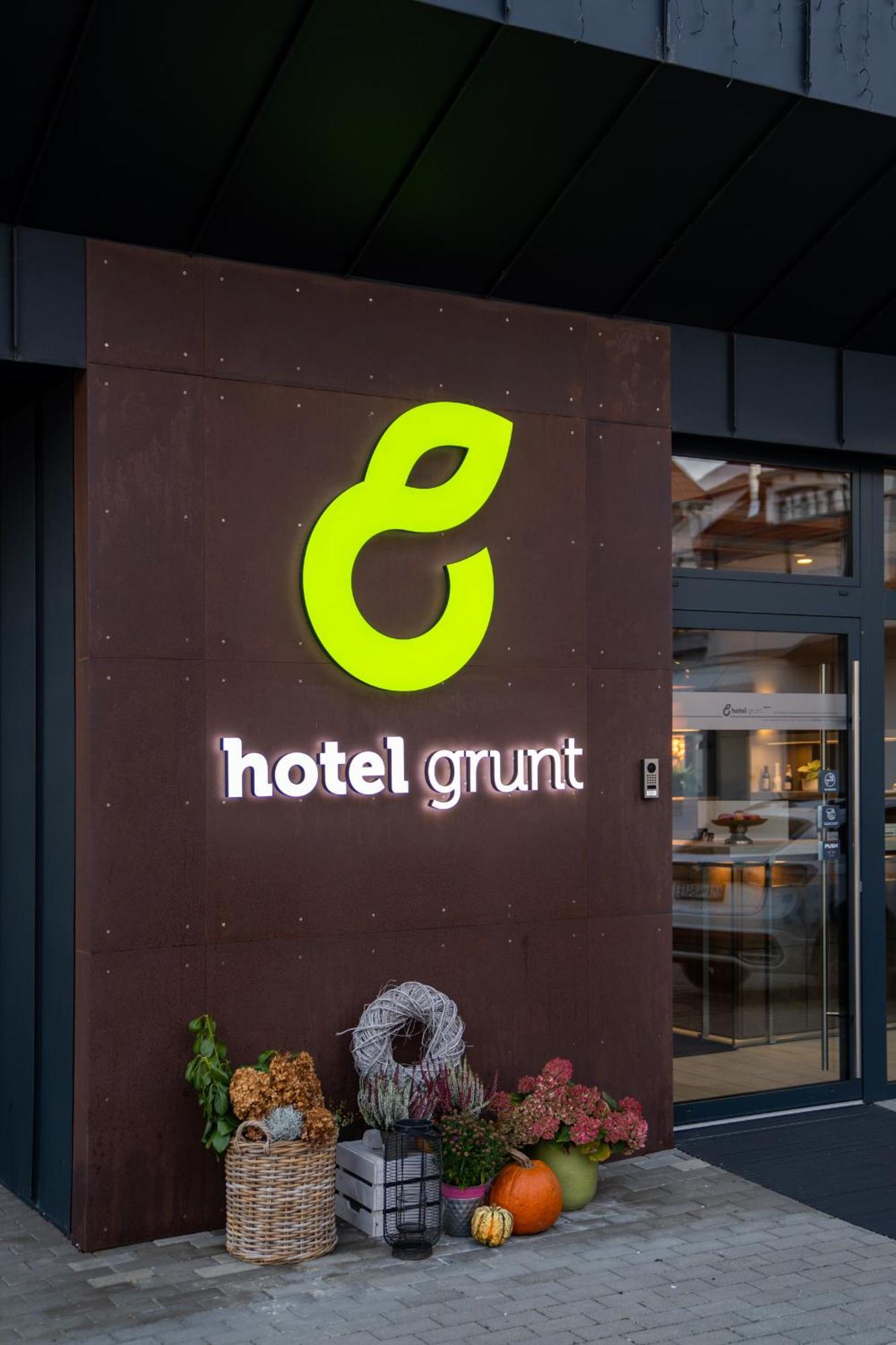 Hotel Grunt 3*